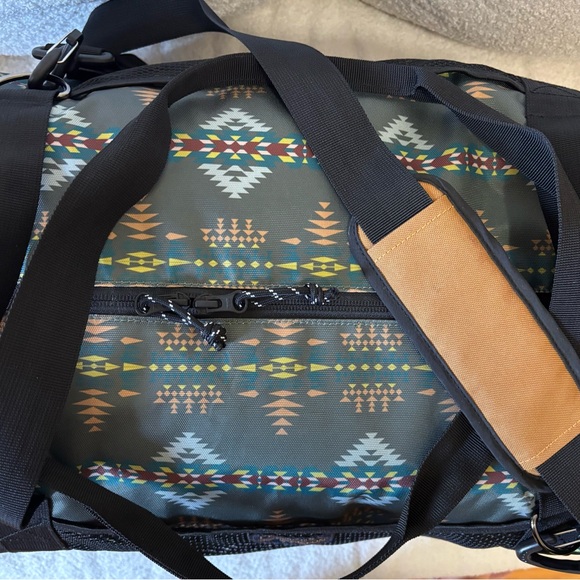 Pendleton RANCHO ARROYO EXPLORER CARRYALL WEEKENDER - NEW, tags included - Picture 5 of 10